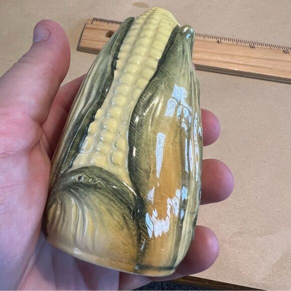 Vintage Corn Shaped Salt and Pepper Shakers - Picture 7 of 8